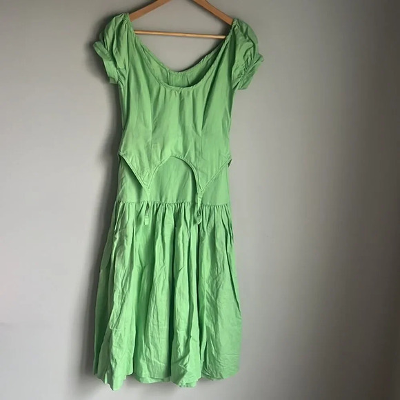 HOUSE OF SUNNY Rustic Cold Shoulder Dress Garden Green - Picture 4 of 13